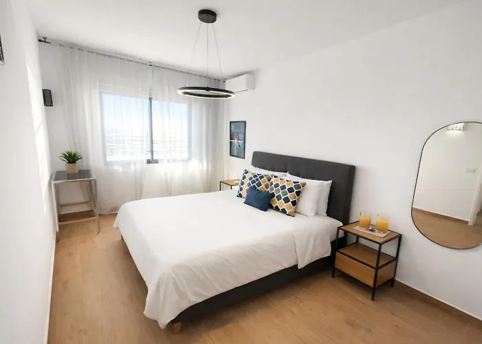 Ocean View Apartment, Balcony & Parking, Tenerife South Escape Playa Paraiso (Tenerife)