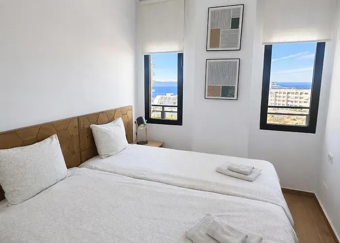 Ocean View Apartment, Balcony & Parking, Tenerife South Escape Apartmán Playa Paraiso (Tenerife)